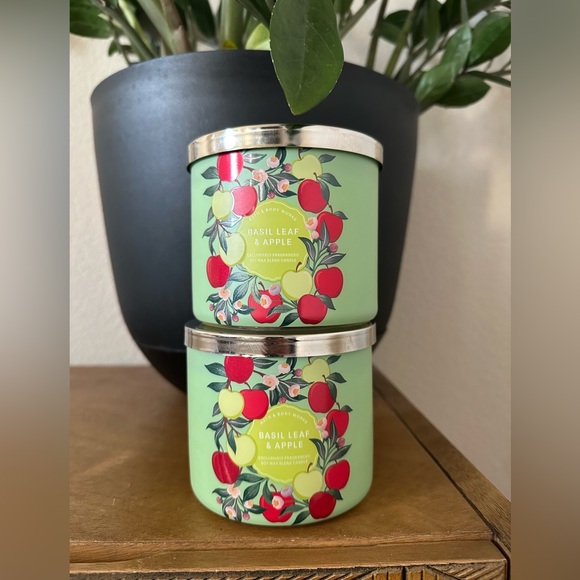 X2 NEW bath and body works Basil Leaf & Apple Scented Candles - Picture 1 of 3